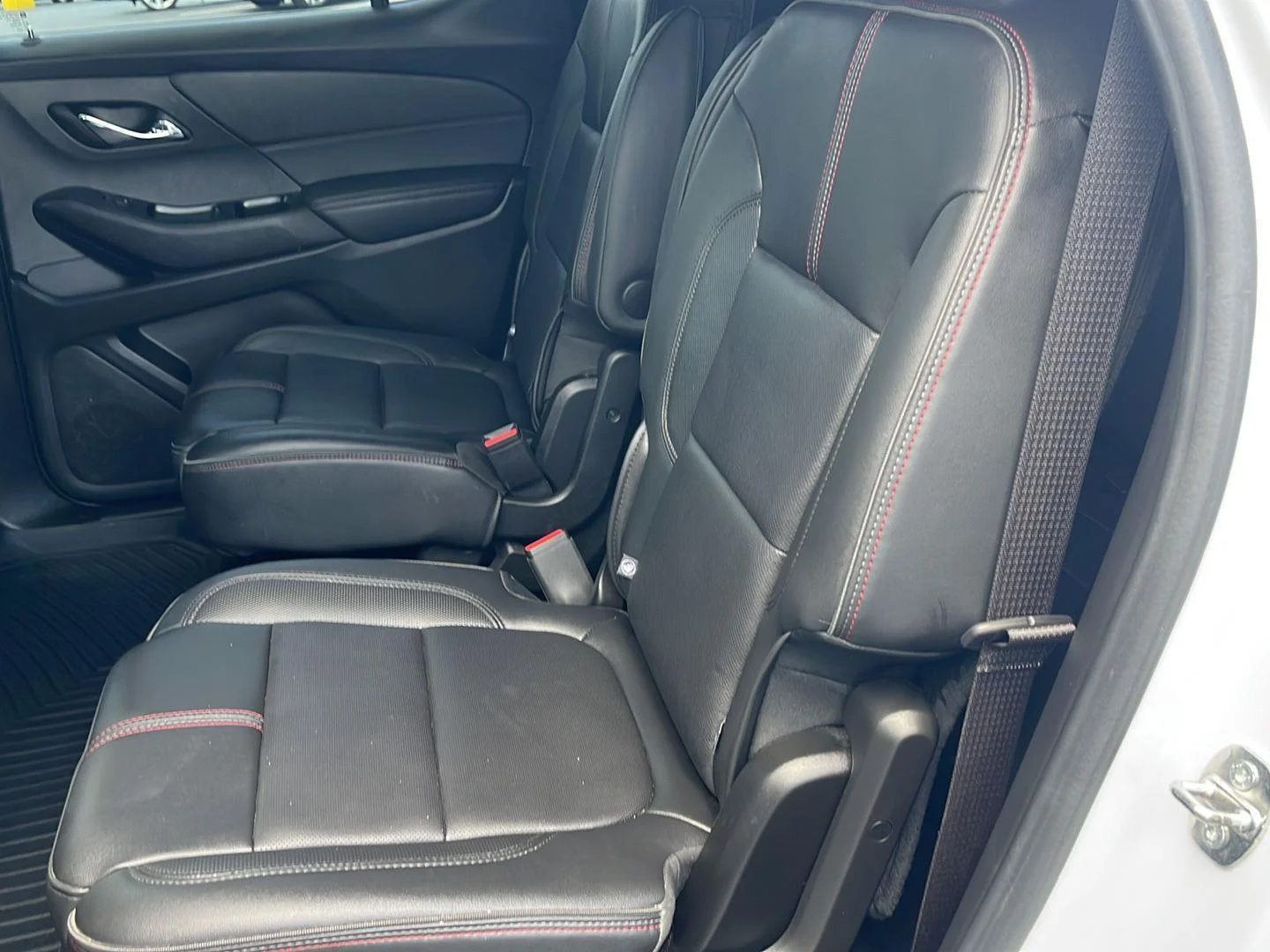 Used 2023 Iridescent Pearl Tricoat Chevrolet RS image 26