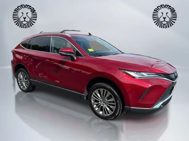 Used 2023 Pearl Toyota XLE image 3