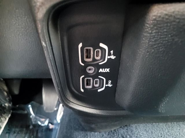 Used 2022 White Ram Big Horn image 19