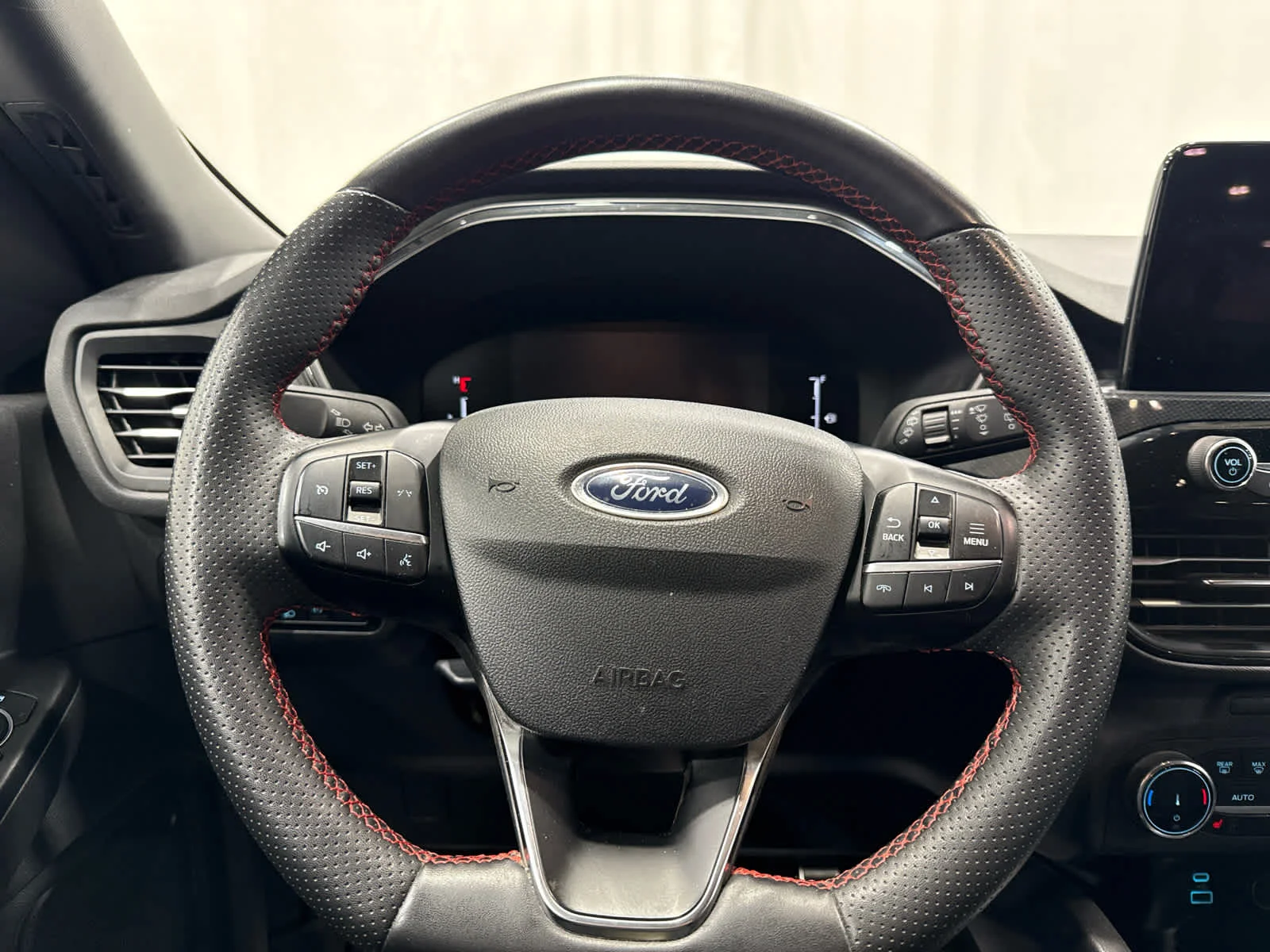 Used 2023 Whi/white Ford ST-Line image 15