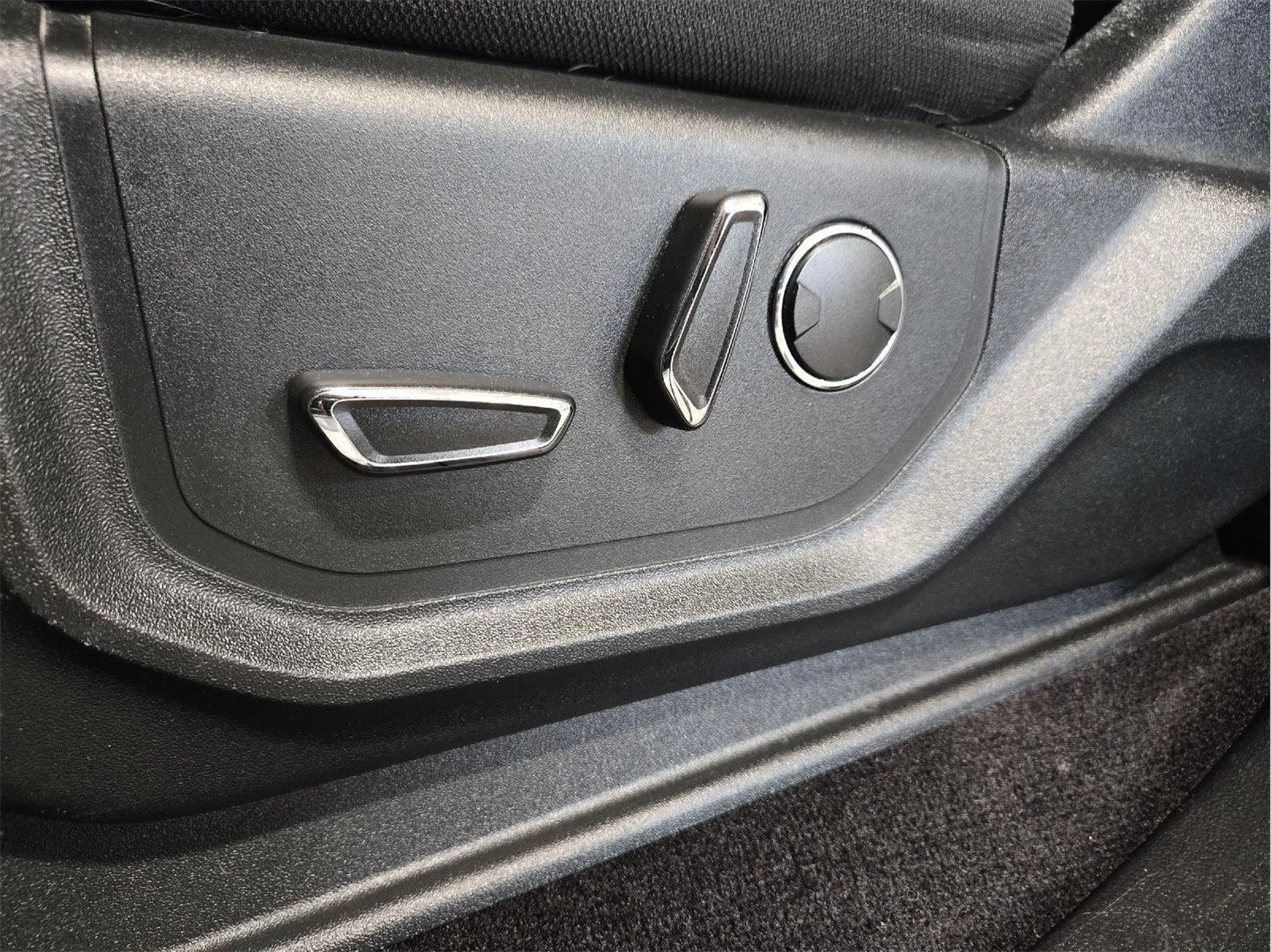 Used 2017 Oxford White Ford XLT image 13