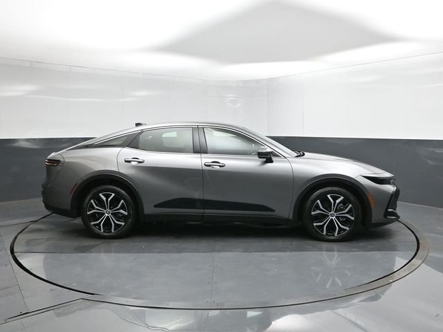 Used 2025  Toyota XLE image 14
