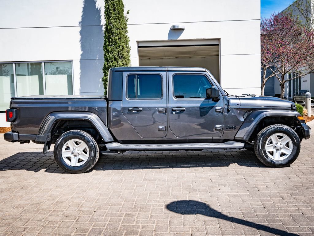 Used 2023 Granite Crystal Metallic Clearcoat Jeep Sport S image 11
