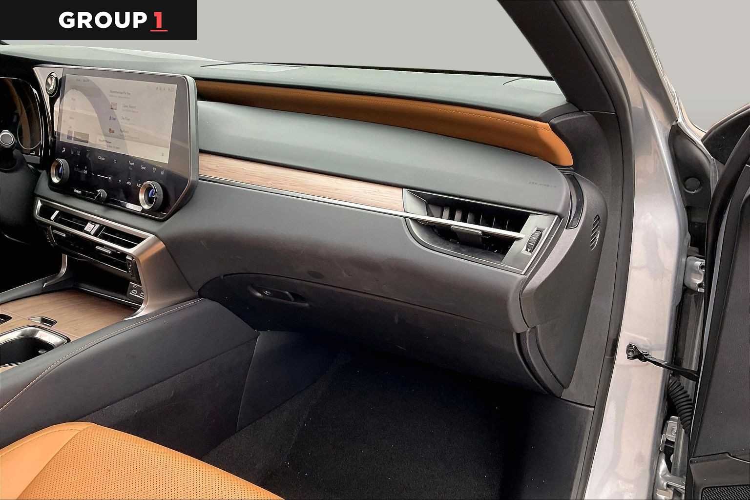 Used 2024 Iridium Lexus Premium image 16