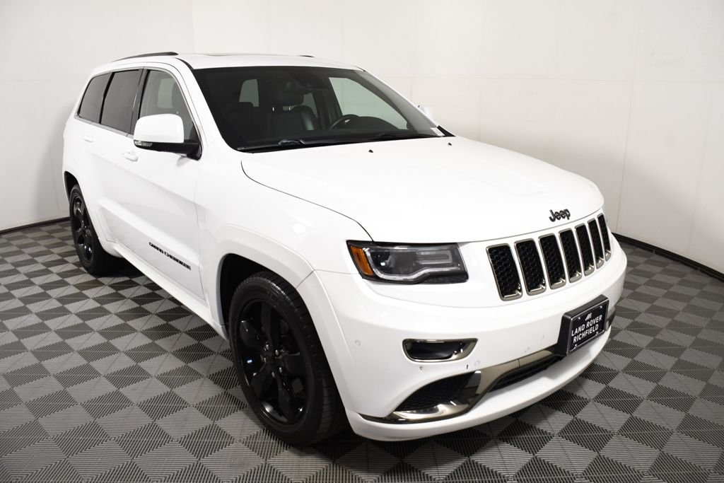 Used 2015 Bright White Clearcoat Jeep Overland image 9
