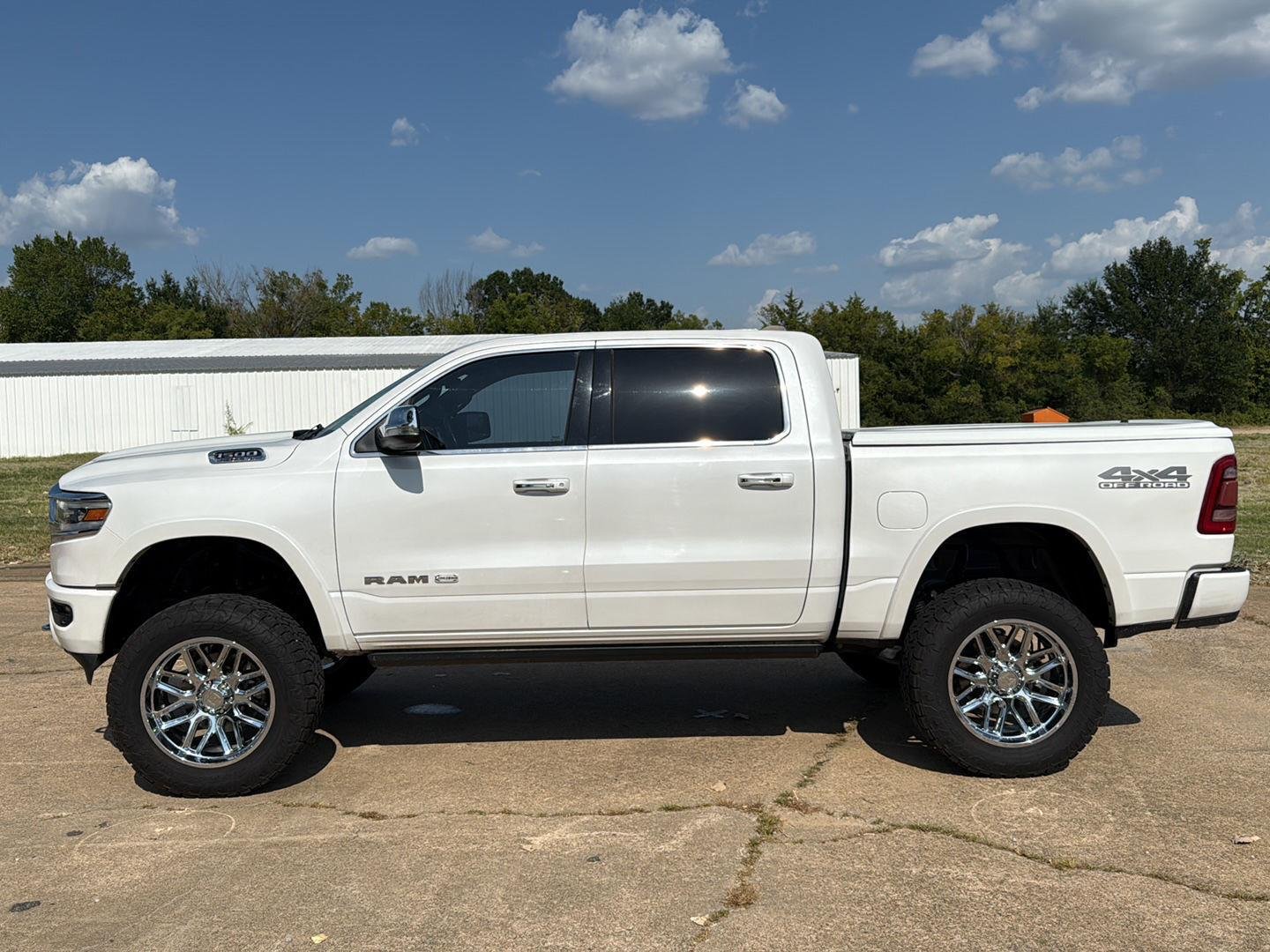 Used 2020 Ivory White Tri-Coat Pearlcoat Ram Longhorn image 4