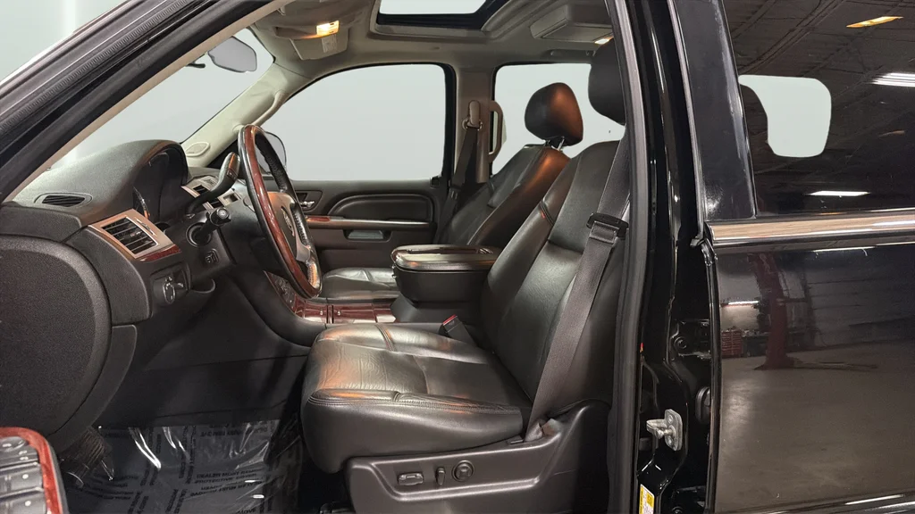 Used 2013 Black Cadillac Premium image 23