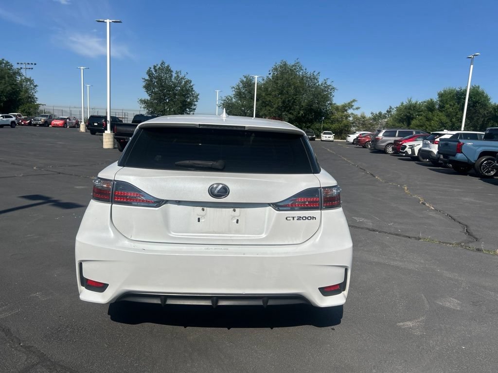Used 2015 White Lexus 200h image 5