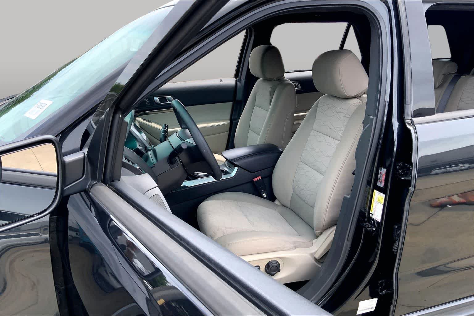 Used 2014 Tuxedo Black Metallic Ford Base image 8