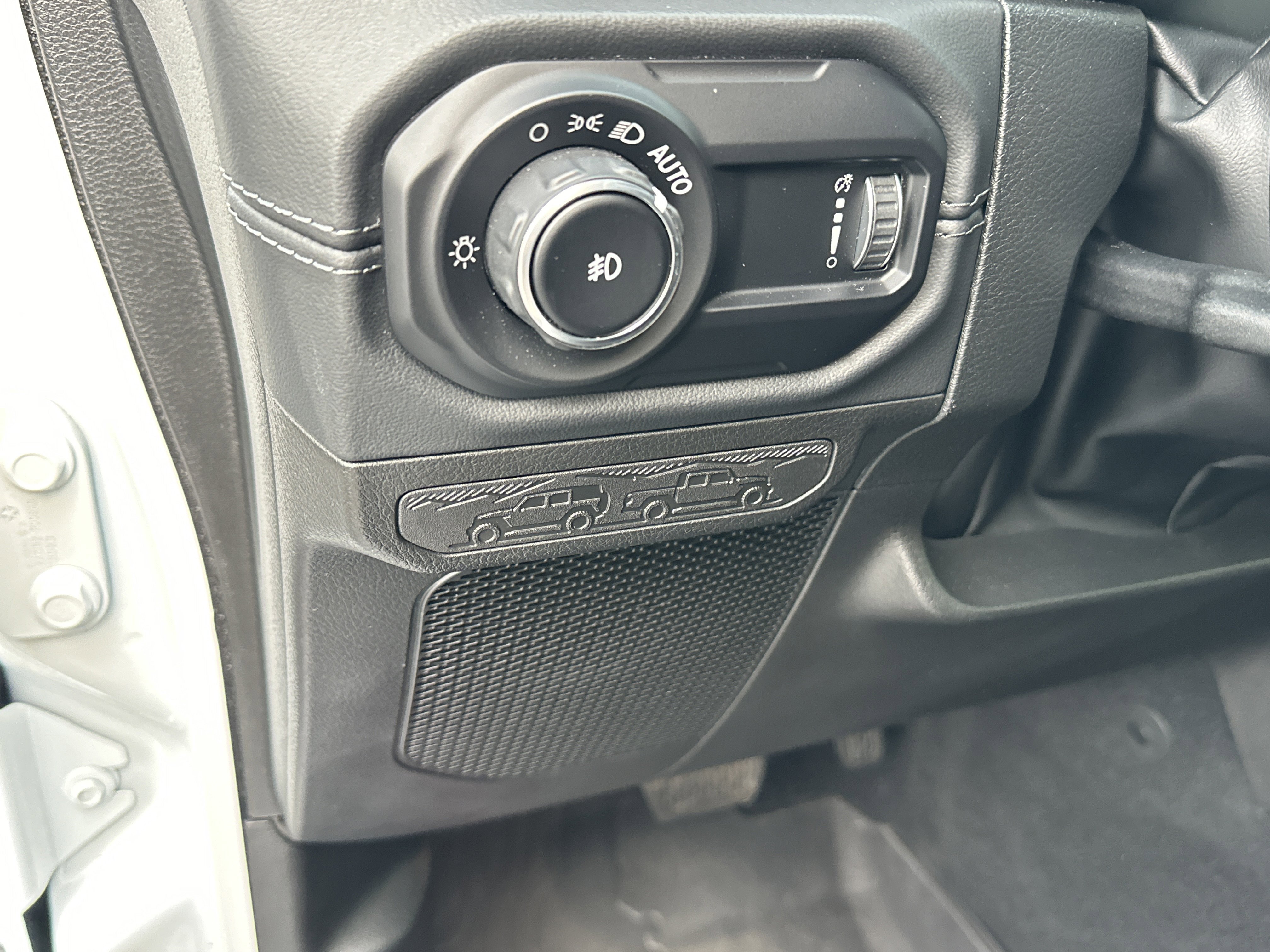 Used 2024 Bright White Clearcoat Jeep Sahara image 28