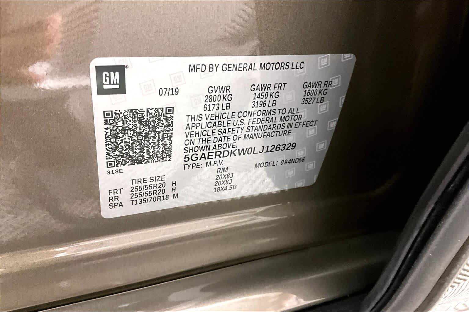 Certified Used 2020 CHAMPAGNE GOLD METALLIC Buick Avenir image 34
