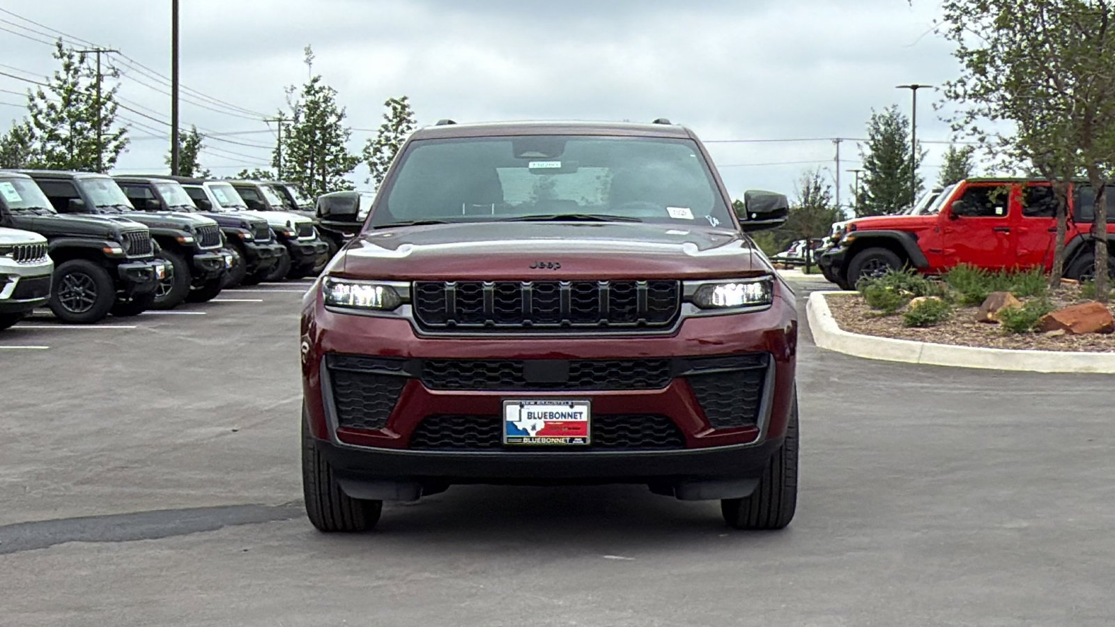 New 2026 Velvet Red Pearl-Coat Exterior Paint Jeep Laredo Altitude image 2