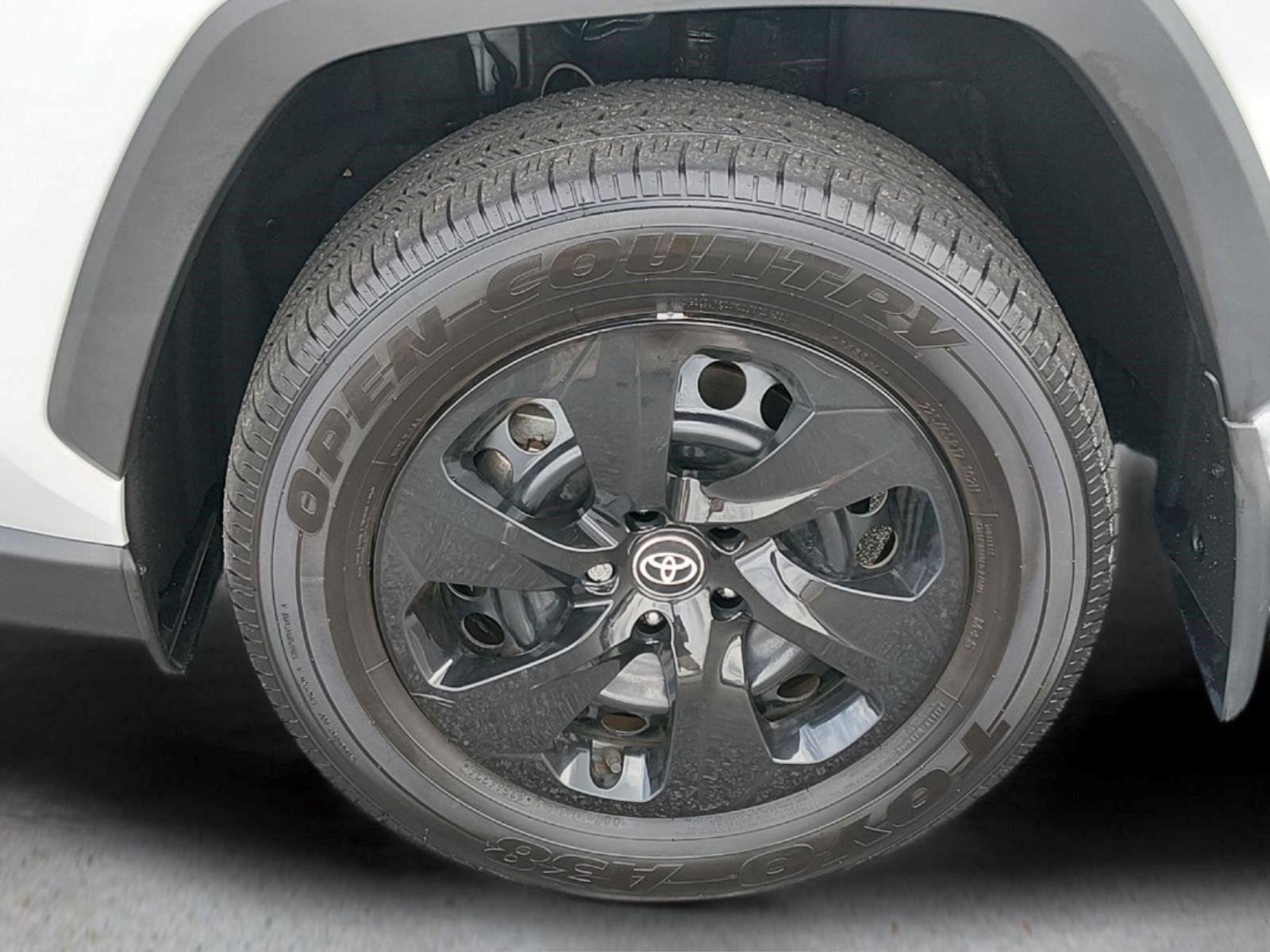 Used 2025 Ice Cap Toyota LE image 11