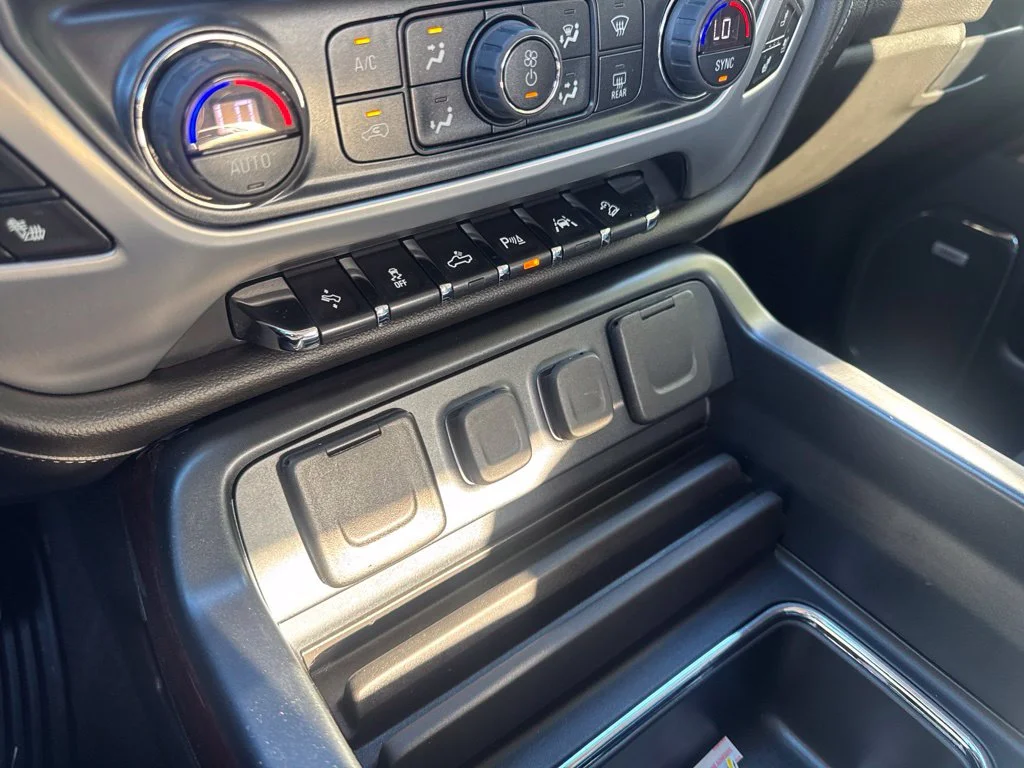 Certified Used 2018 White GMC SLT image 12