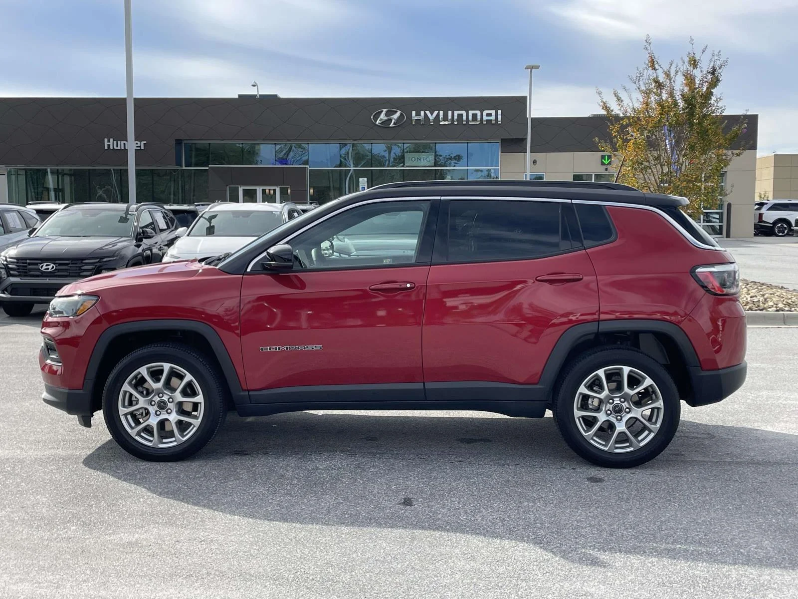 Used 2025 Red Hot Pearlcoat Jeep Limited image 25