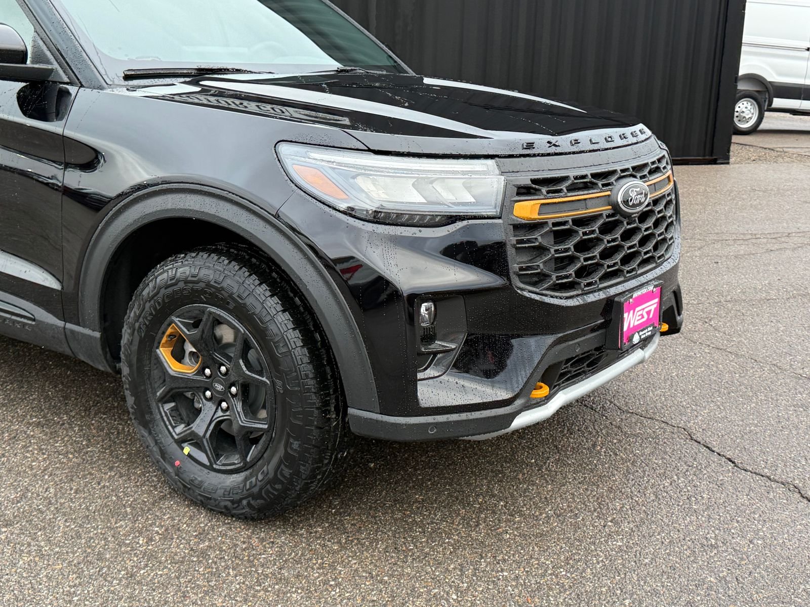 View vehicle photo 4