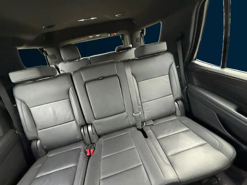 Used 2022 White Chevrolet Z71 image 18