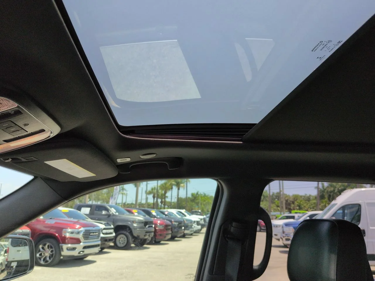 Used 2018 Bright White Clearcoat Jeep Overland image 21