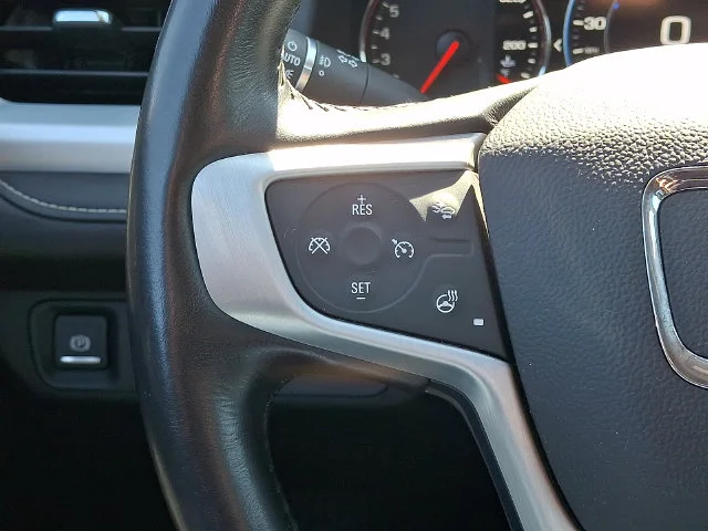 Used 2021 White GMC SLT image 23