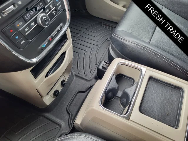 Used 2014 Red Chrysler Touring image 20