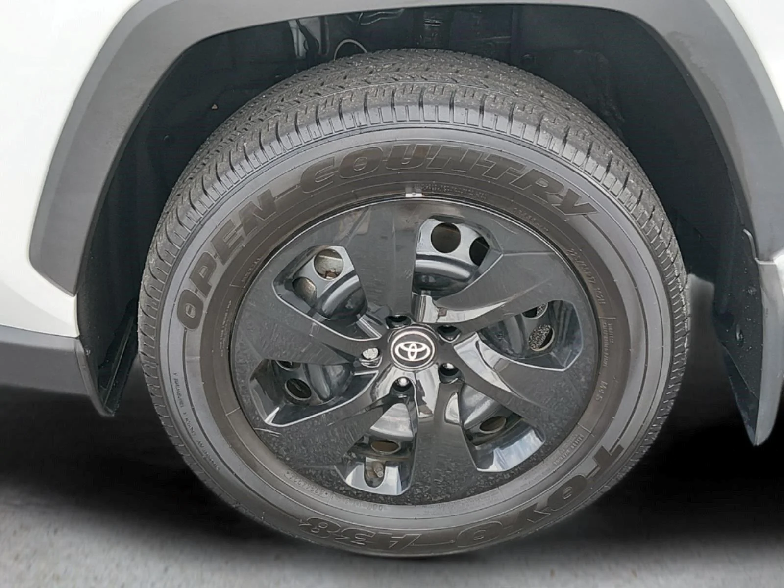 Used 2025 Ice Cap Toyota LE image 11