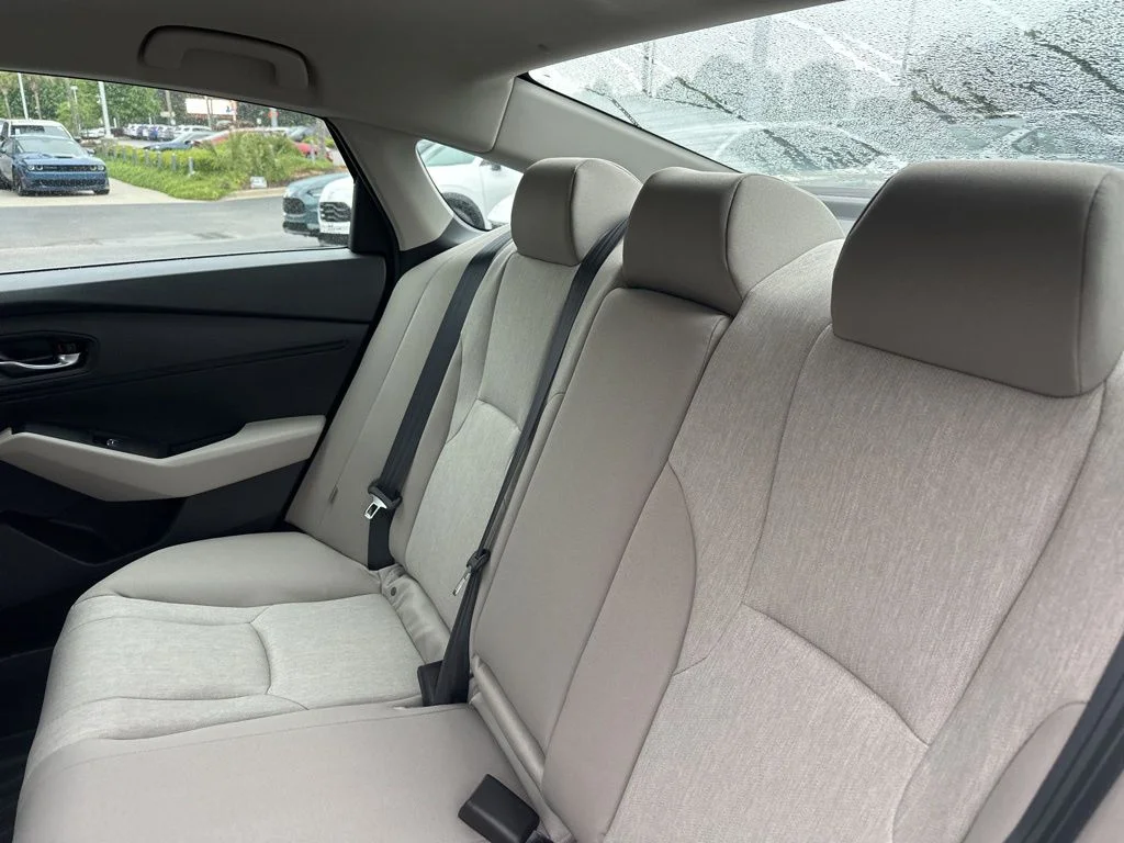 New 2026 Platinum White Pearl Honda LX image 15
