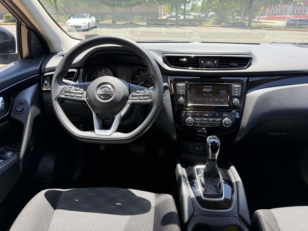 Used 2020 Gray Nissan SV image 17