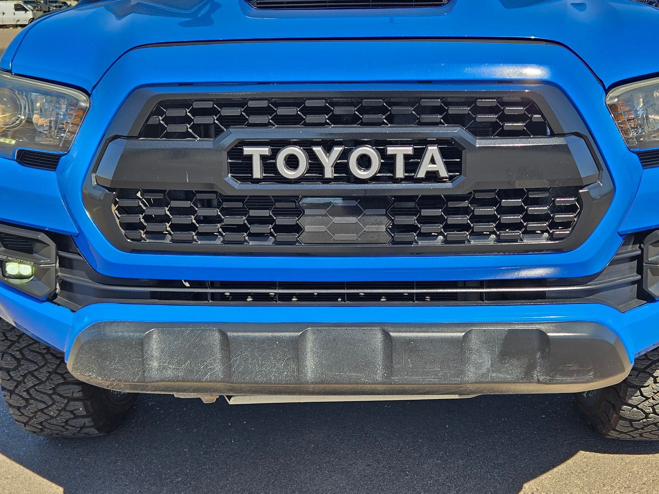 Used 2019 Blue Toyota SR image 9