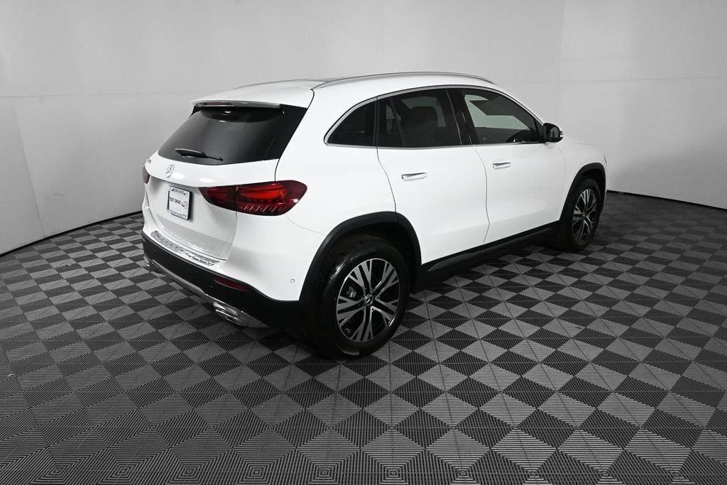 New 2026 Polar White Mercedes-Benz GLA 250 image 28