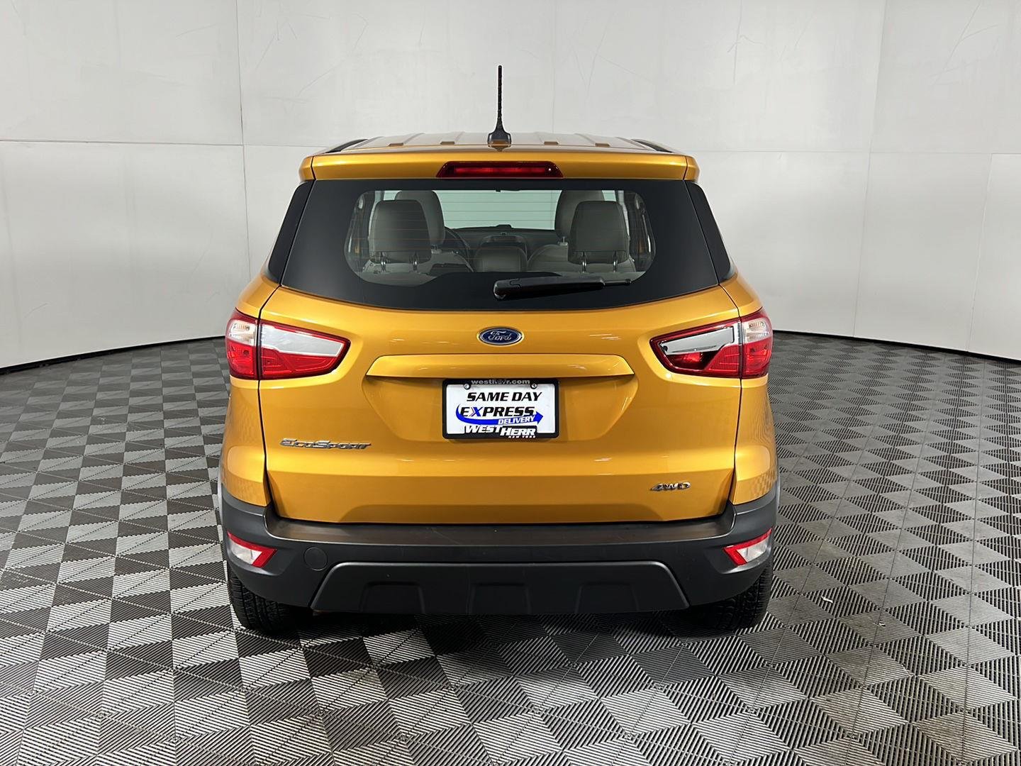 Used 2022 Luxe Yellow Ford S image 11