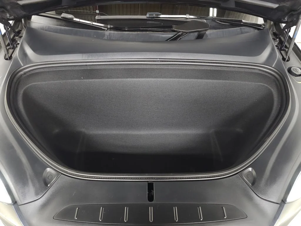 Used 2023  Tesla Standard Range image 11