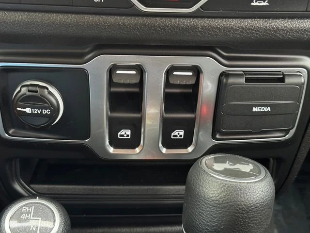 Certified Used 2025  Jeep Sport image 35