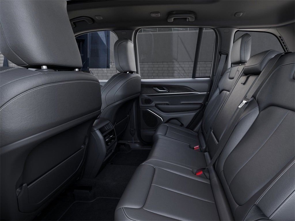 New 2026 Silver Zynith Exterior Paint Jeep Limited image 23