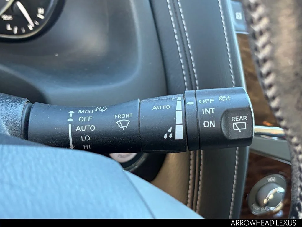 Used 2018 Black Nissan Platinum image 18