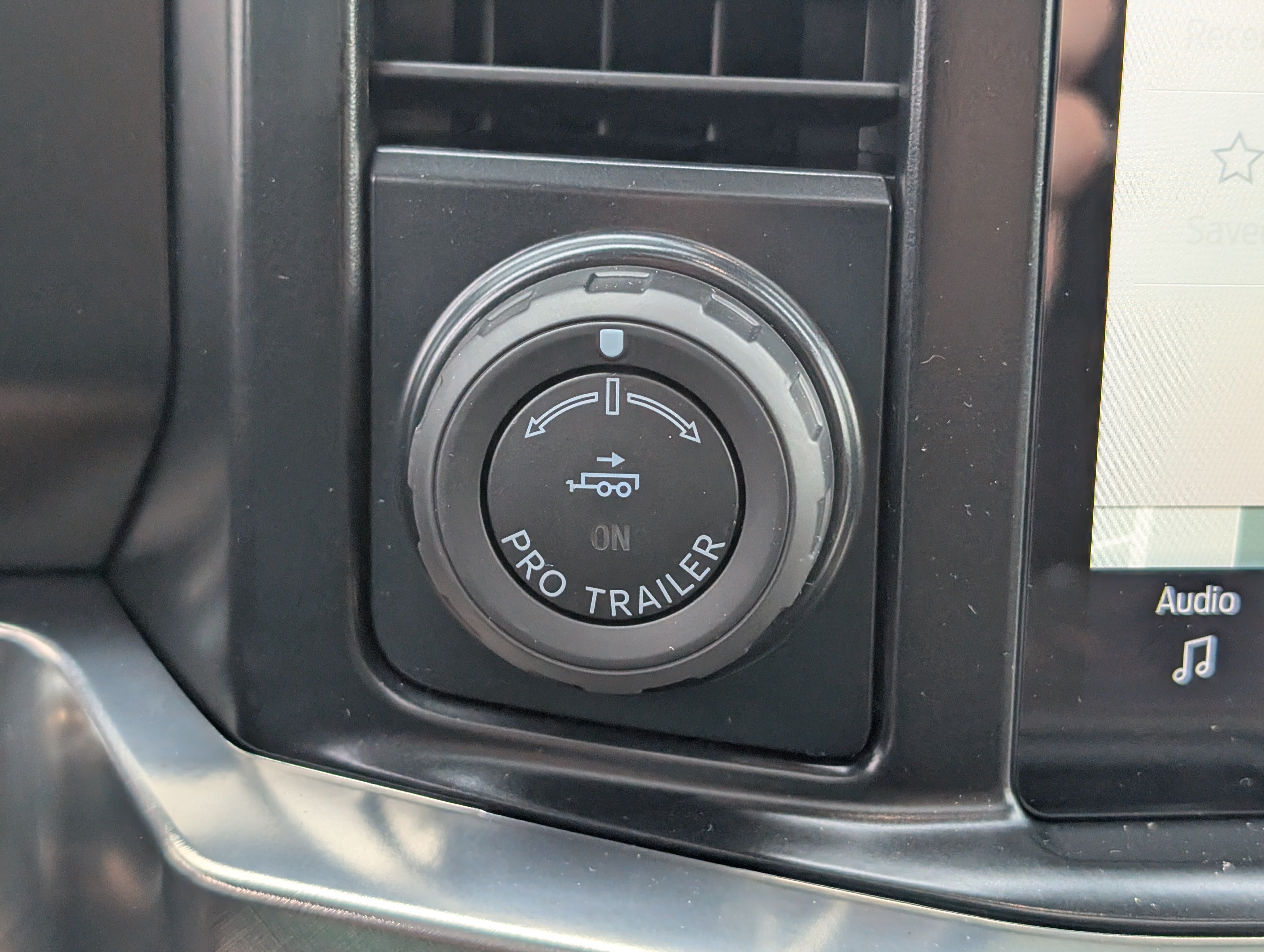 New 2026 Star White Metallic Tri-Coat FORD F-250® King Ranch® image 29