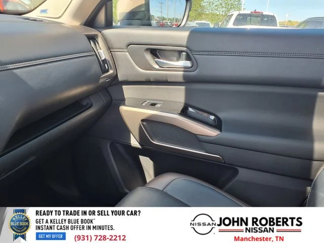 Used 2024 Beige Nissan Platinum image 8