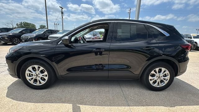 Used 2023 Black Ford Active image 6