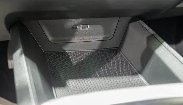 New 2027 Mosaic Black Metallic Chevrolet LT image 22