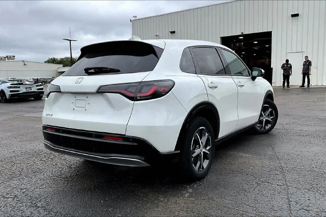 Used 2024 White Honda EX-L image 4