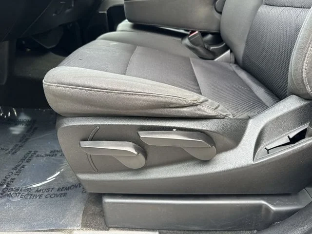 Used 2018 White Chevrolet LT image 28
