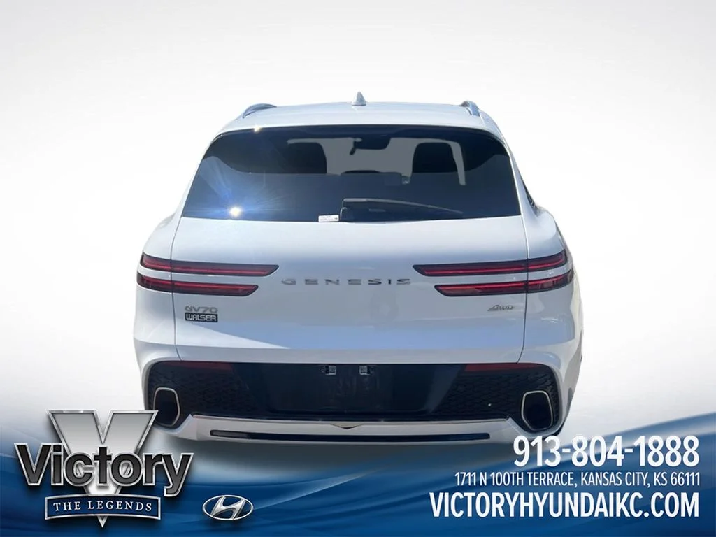 Used 2025 White Genesis 2.5T image 4