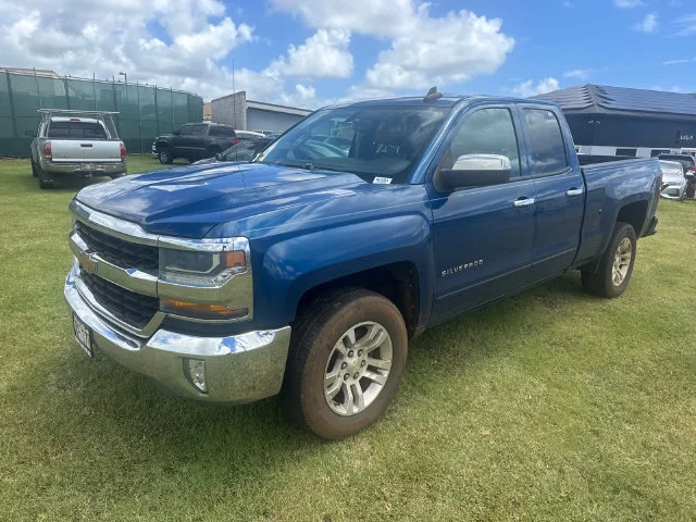 Used 2019 Blue Chevrolet LT image 3