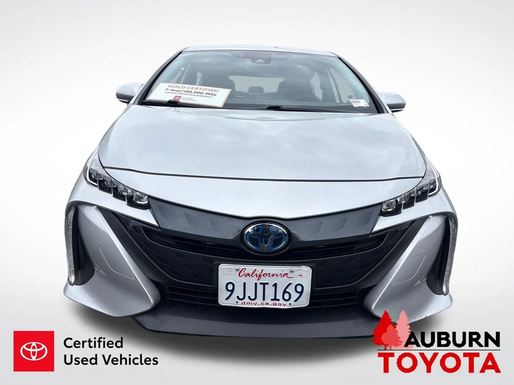 Certified Used 2020 Classic Silver Metallic Toyota LE image 3