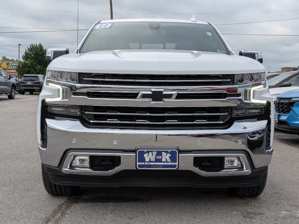 Used 2022 Summit White Chevrolet LTZ image 5
