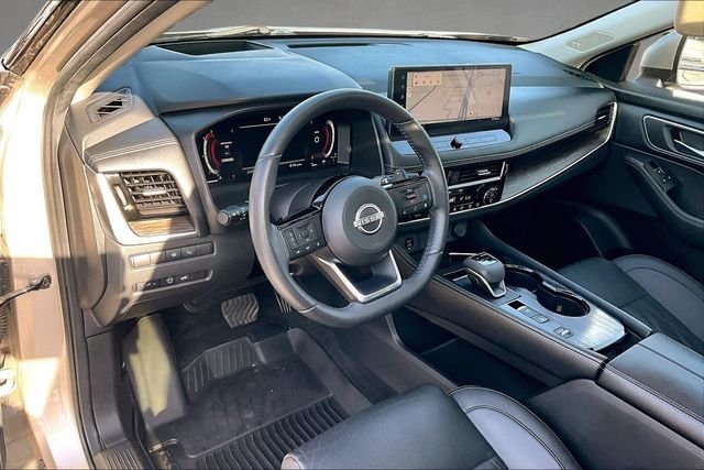 Used 2024 Gold Nissan Platinum image 10