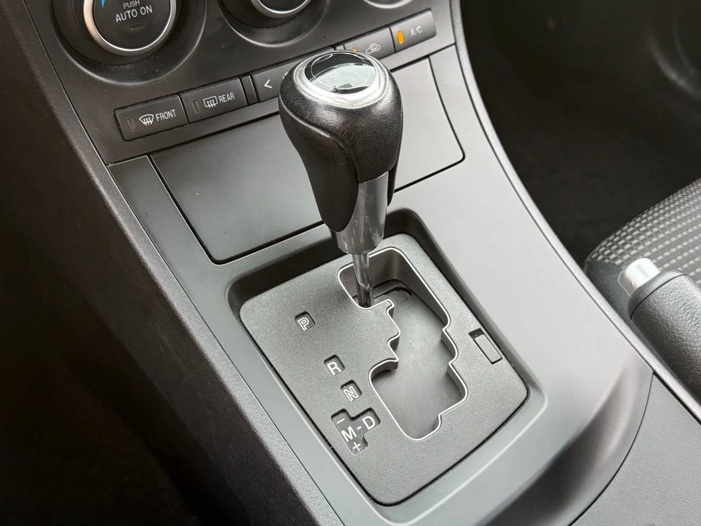 Used 2013  Mazda i Touring image 22