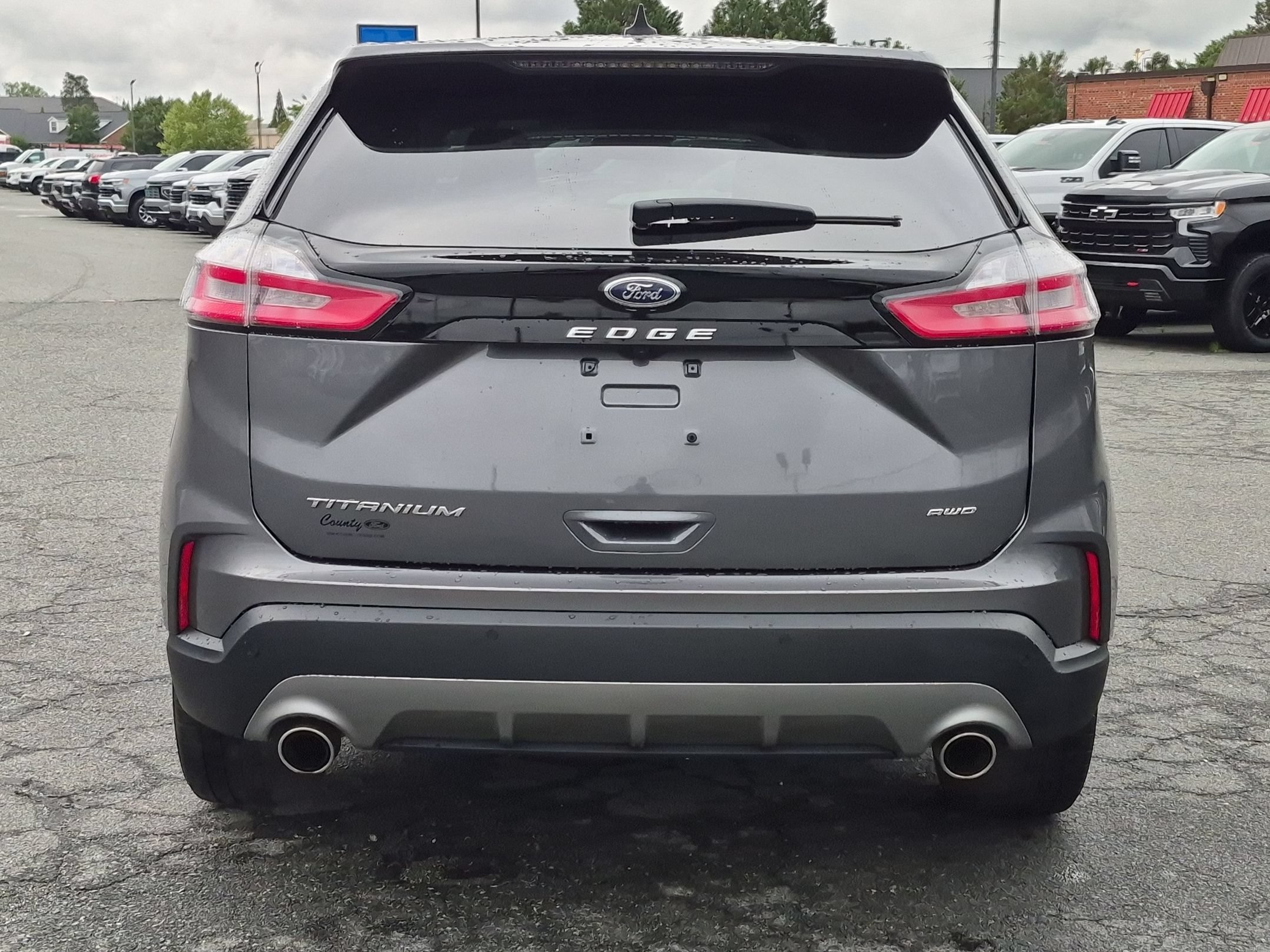 Used 2024  Ford Titanium image 4