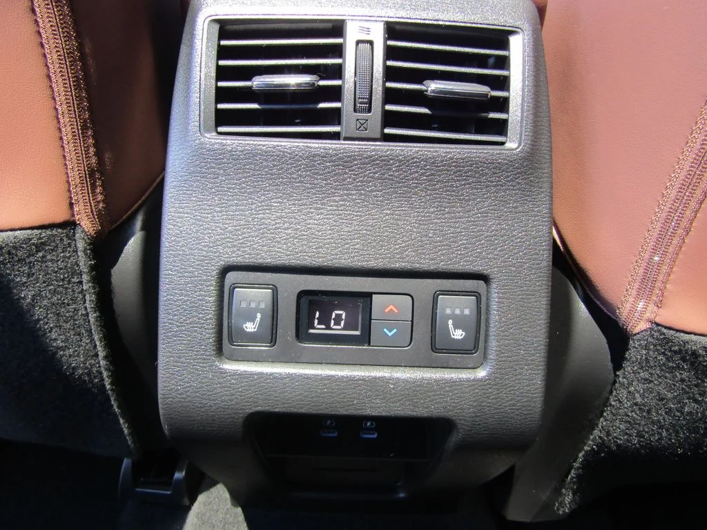 2025 Mitsubishi Outlander SEL - Photo 21