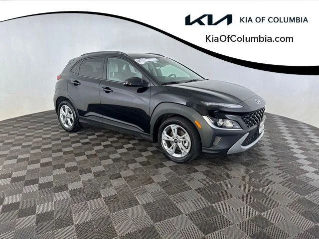 Used 2023 Black Hyundai SEL image 1