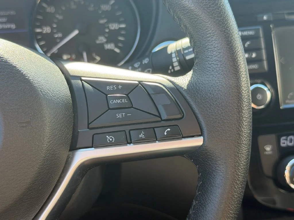 Used 2019 White Nissan SV image 29